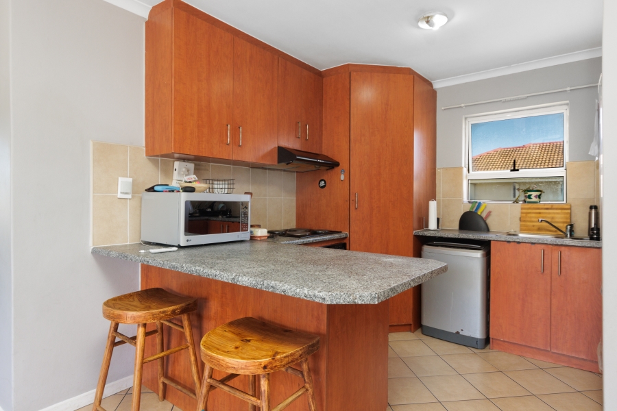 2 Bedroom Property for Sale in Gordons Bay Central Western Cape